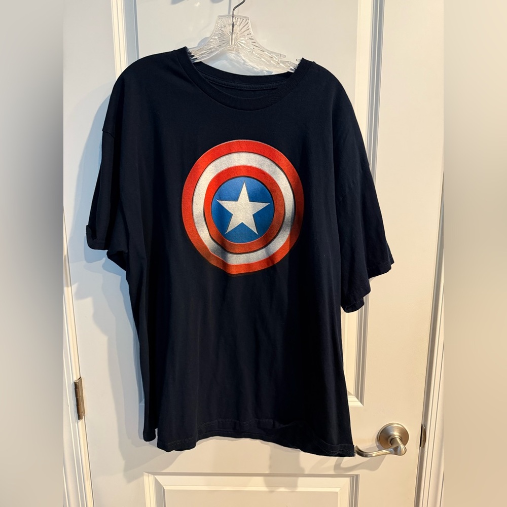 Marvel Captain American T-shirt Men’s Size 2 XL